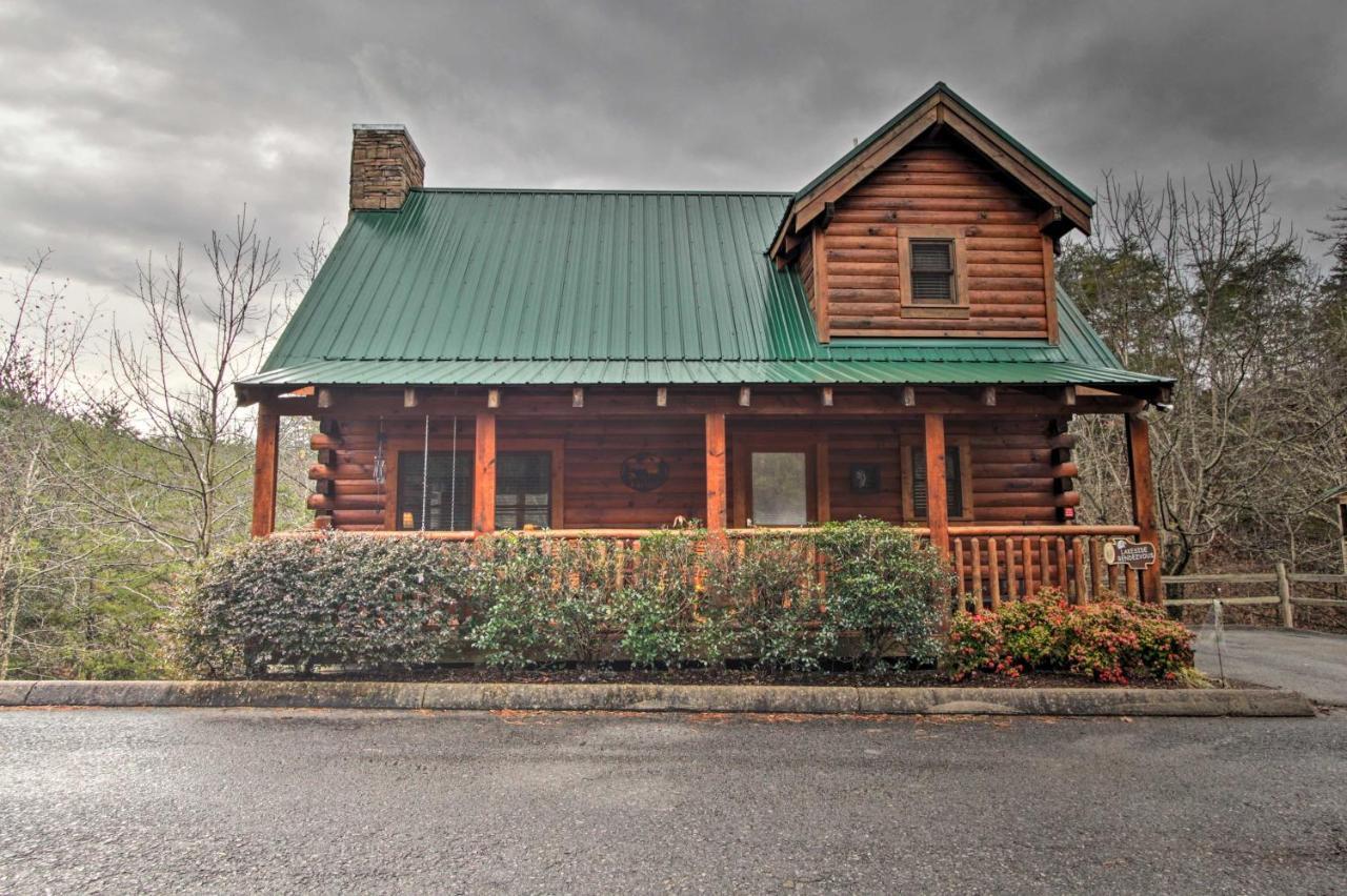 Romantic Cabin With Hot Tub In Pigeon Forge! Екстер'єр фото