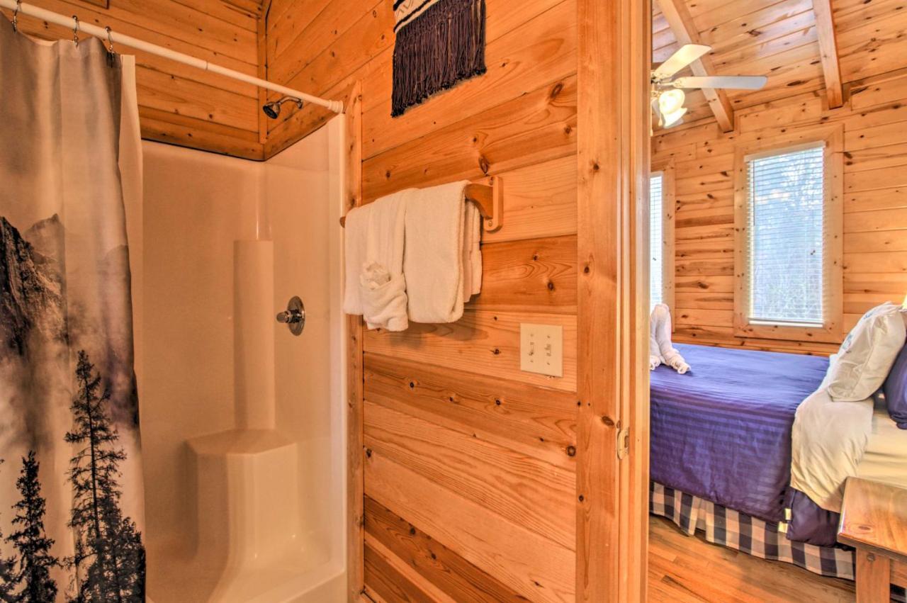 Romantic Cabin With Hot Tub In Pigeon Forge! Екстер'єр фото